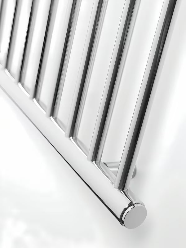Kombiniran kopalniški radiator Anima Paul 60x75 cm v izvedbi polirano nerjavno jeklo chrome.