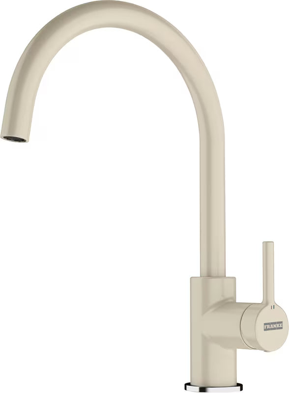 Stoječa enoročna kuhinjska armatura za tuš Franke u nijansi pješčani melir s okretnim izljevom 360°.