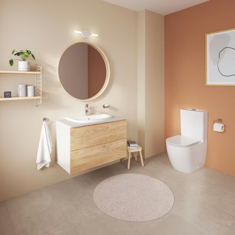 Vgradni umivalnik Grohe Bau Ceramic 55 v barvi alpine white s prelivom in odprtino za pro armaturo