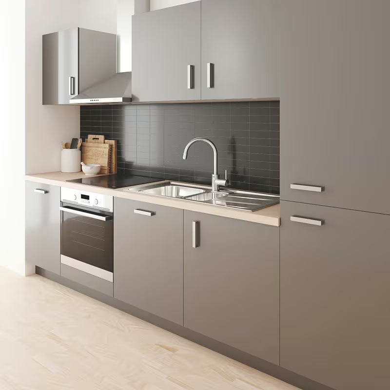 Kromirana armatura za pomivalno korito Grohe Concetto New s visokim zakretnim izljevom i izvlačnim tušem.