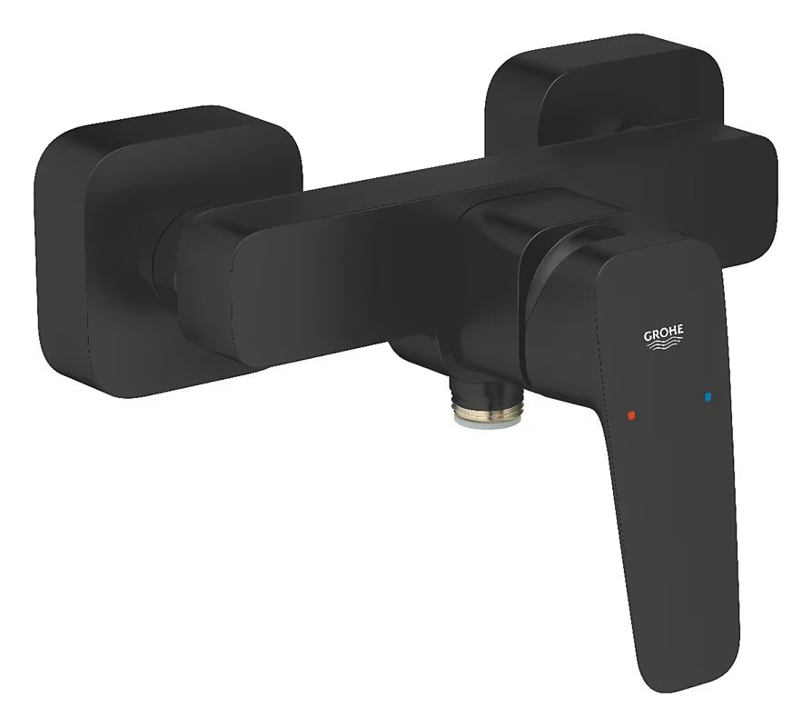 Stenska enoročna armatura za tuš Grohe Cubeo v črni mat barvi s spodnjim iztokom tuši.