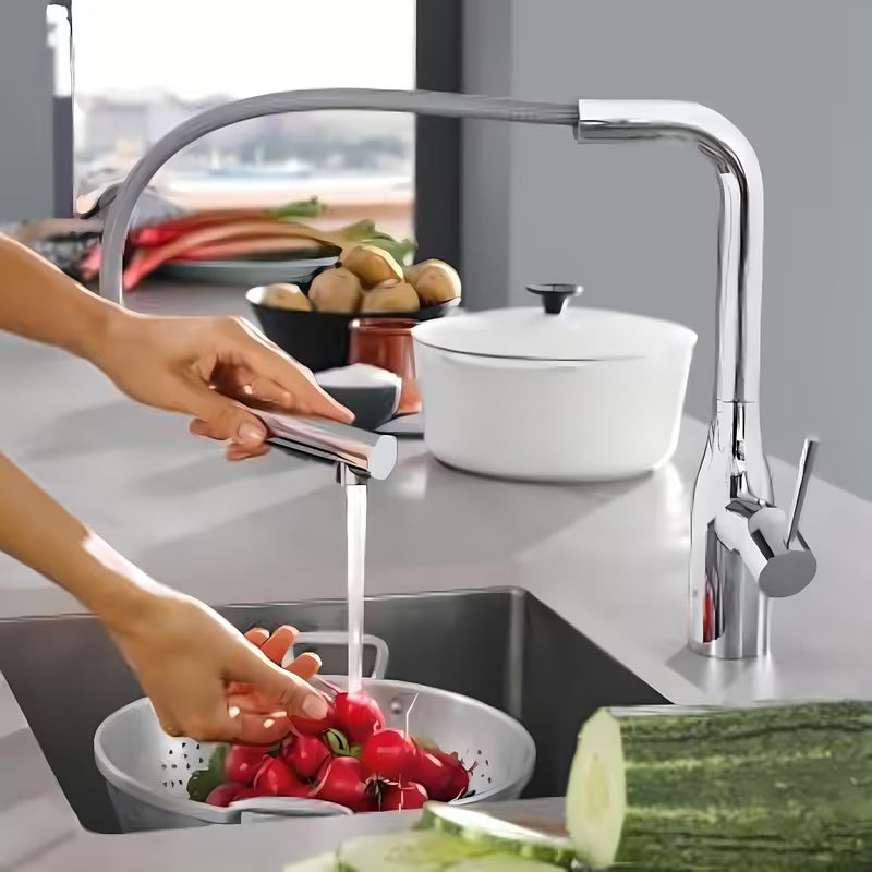 Kromirana armatura za pomivalno korito Grohe Essence New z visokim vrtljivim izlivom in izvlečno prho