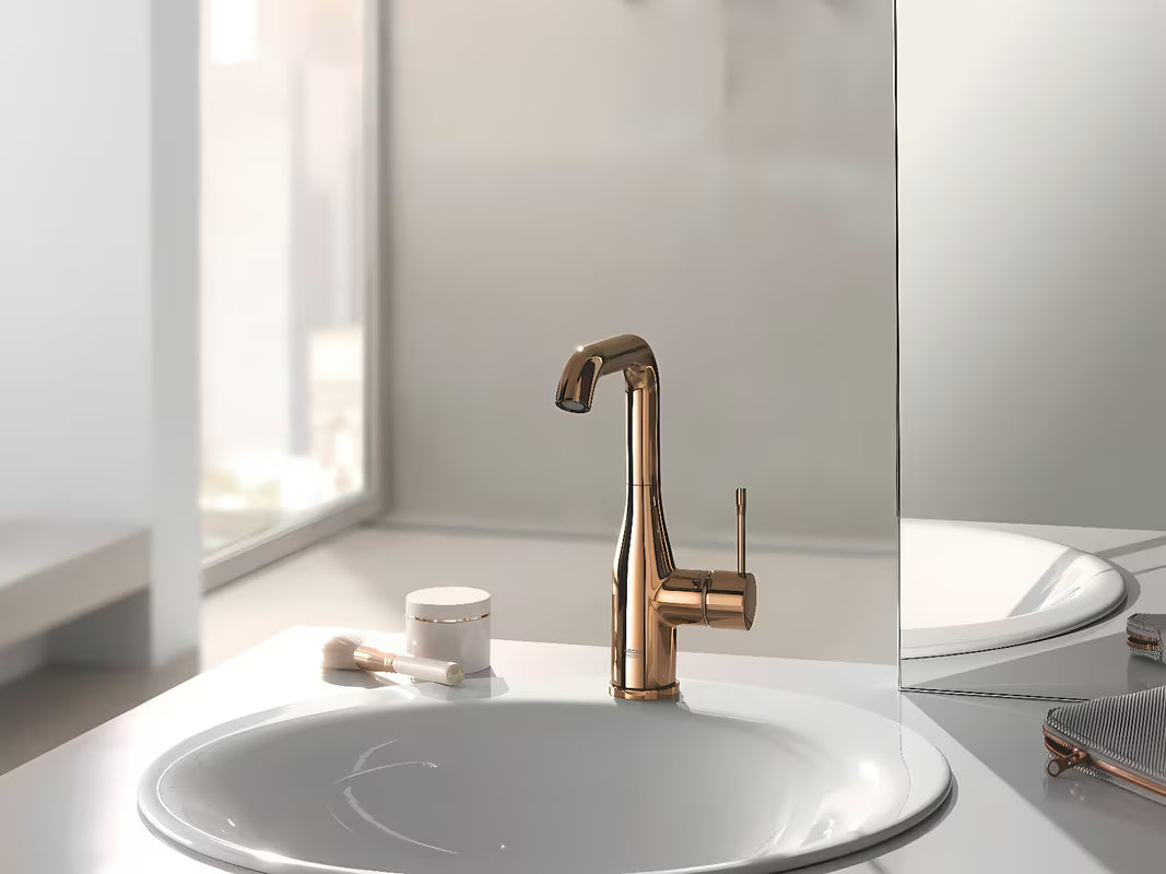 Visoka enoročna armatura za umivalnik Grohe Essence New v barvi warm sunset z vrtljivim izlivom