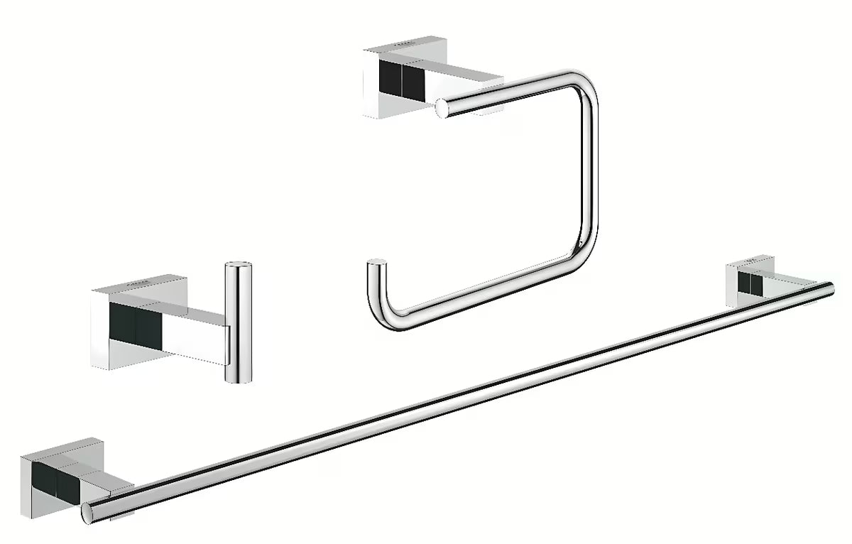 Kromirana komplet kopalniških dodatkov Grohe Essentials Cube s kavljem, držalom za WC školjka papir in držalom za brisače.
