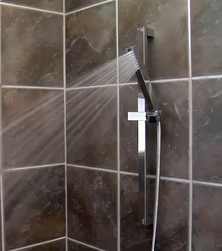 Ročna prha Grohe Euphoria Cube v krom izvedbi z oglato zasnovo