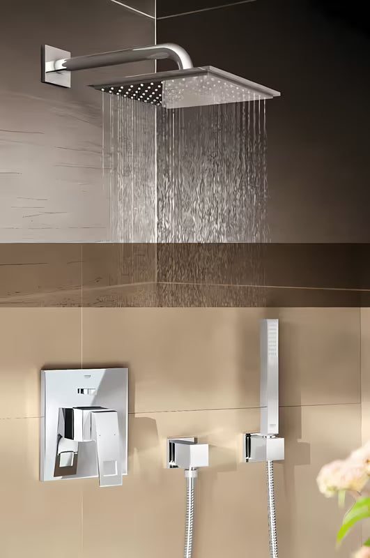 Kvadratna nadglavna prha Grohe Euphoria Cube 150 v krom izvedbi z načinom Rain