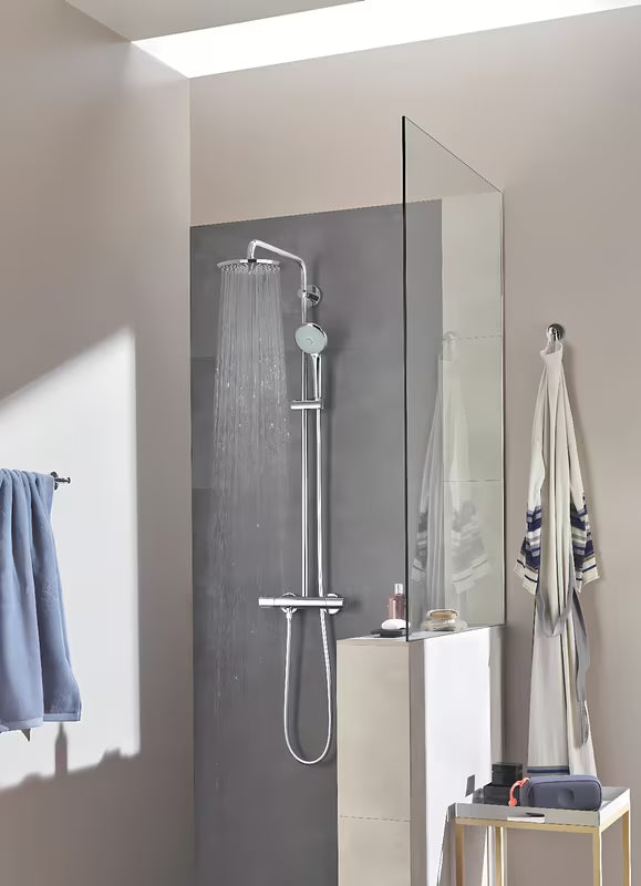 Tušni sistem Grohe Euphoria System s termostatsko armaturo v krom izvedbi z nadglavno in ročno prho