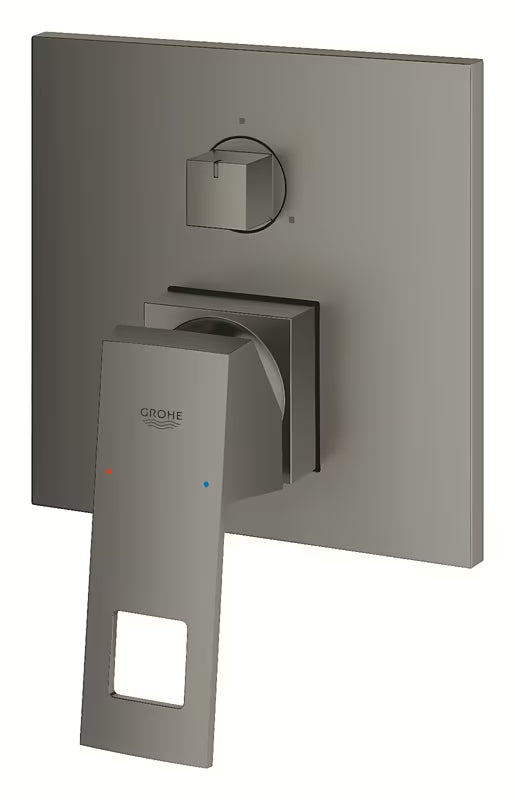 Podometna enoročna pršna in armatura za kad Grohe Eurocube v izvedbi krtačeni Hard Graphite s 3-smernim preklopnikom.