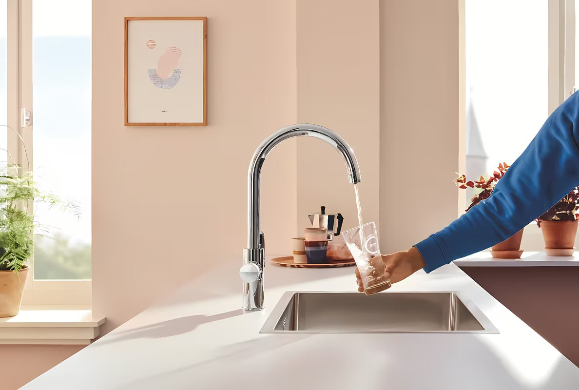 Kromirana armatura za pomivalno korito Grohe Blue Pure 2022 z ločeno ročico pro filtrirano vodo