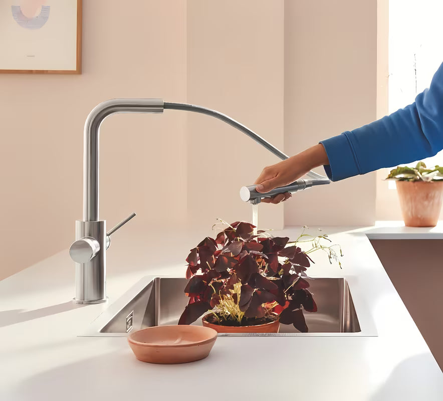 Grohe Blue Pure 2022 armatura za pomivalno korito s filtrirno funkcijo v izvedbi supersteel