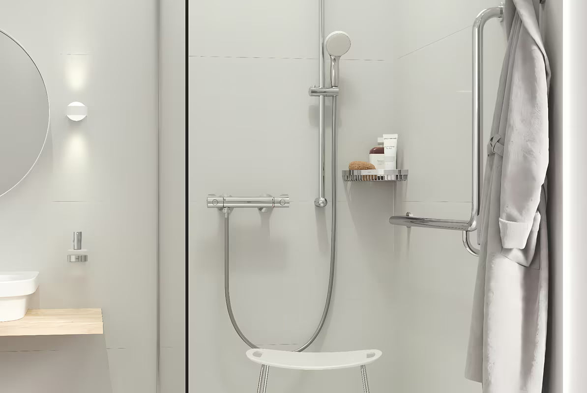 Krom termostatska armatura za tuš Grohe Grohtherm 800 pro za stensko montažo.