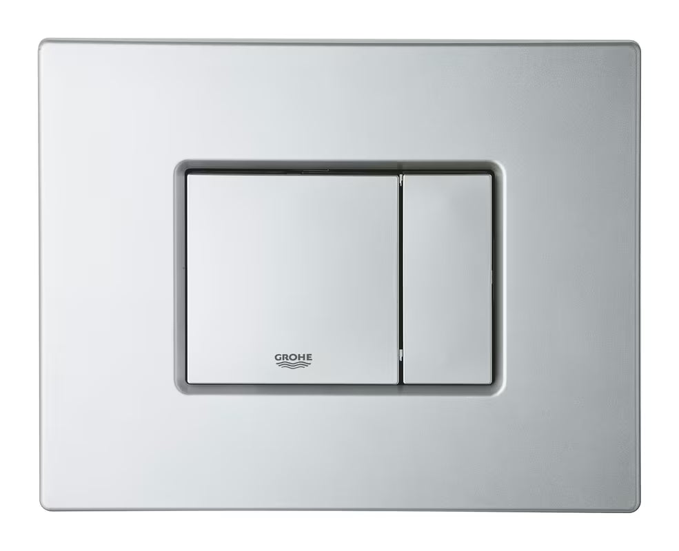 Splakovalna tipka Grohe Skate Cosmopolitan v izvedbi titanium/brilliant chrom s površino proti prstnim odtisom.