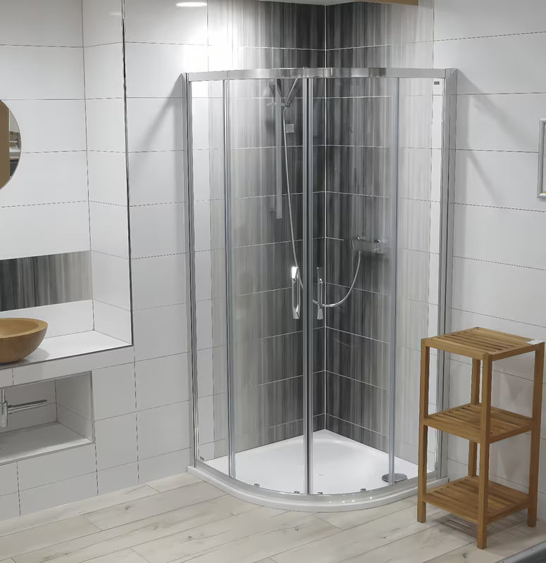 Polkrožna tuš kabina Hüppe Next 90x90 cm s prozornim steklom in profili v sijajnem kromu