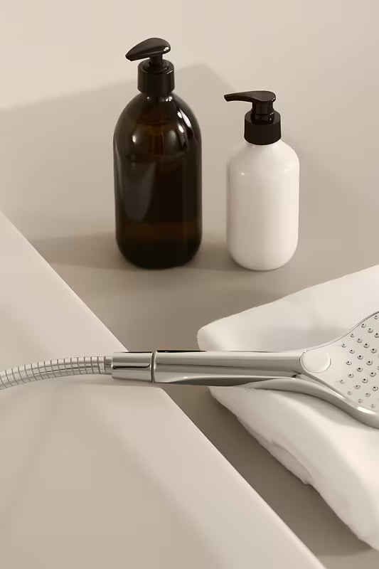 Kromirana tuš ročka Hansa Viva, ročna prha s 3 funkcijami, premer 11 cm.