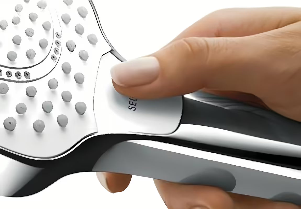 Ročna prha Hansgrohe Croma Select E v beli/krom izvedbi z gumbom Select s pršno glavo 110 mm