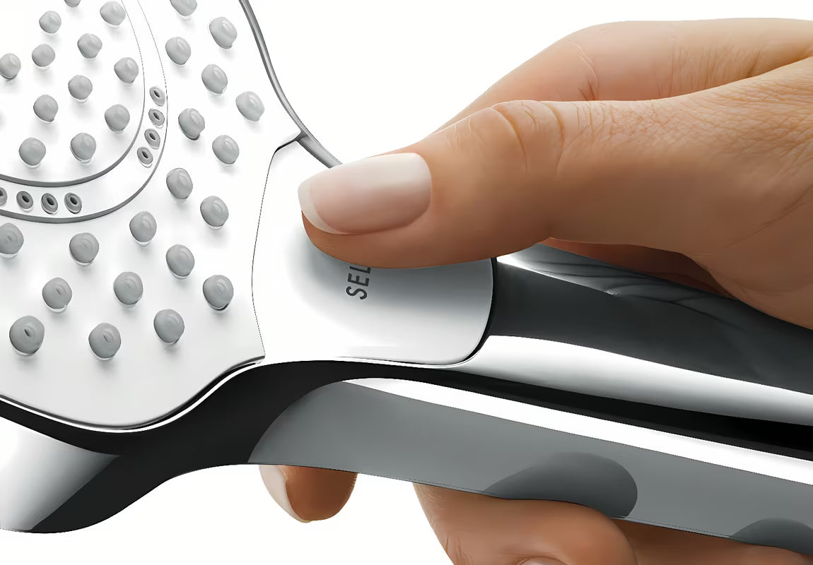 Ručni tuš Hansgrohe Croma Select E u bijeloj i krom izvedbi s mlazom Rain i promjerom 110 mm.