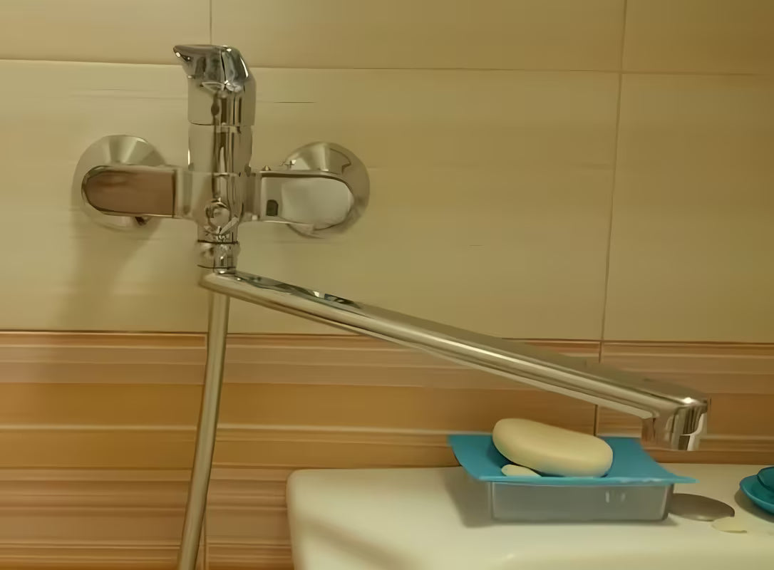 Hansgrohe Logis enoročna stenska armatura za kad v krom izvedbi