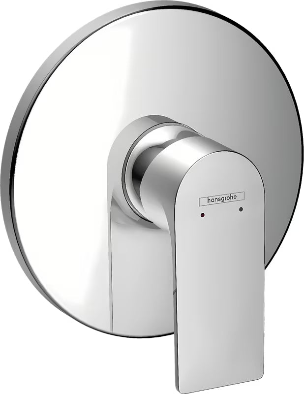 Podometna enoročna armatura za tuš Hansgrohe Rebris E v krom izvedbi pro sodobna tuš kabina.