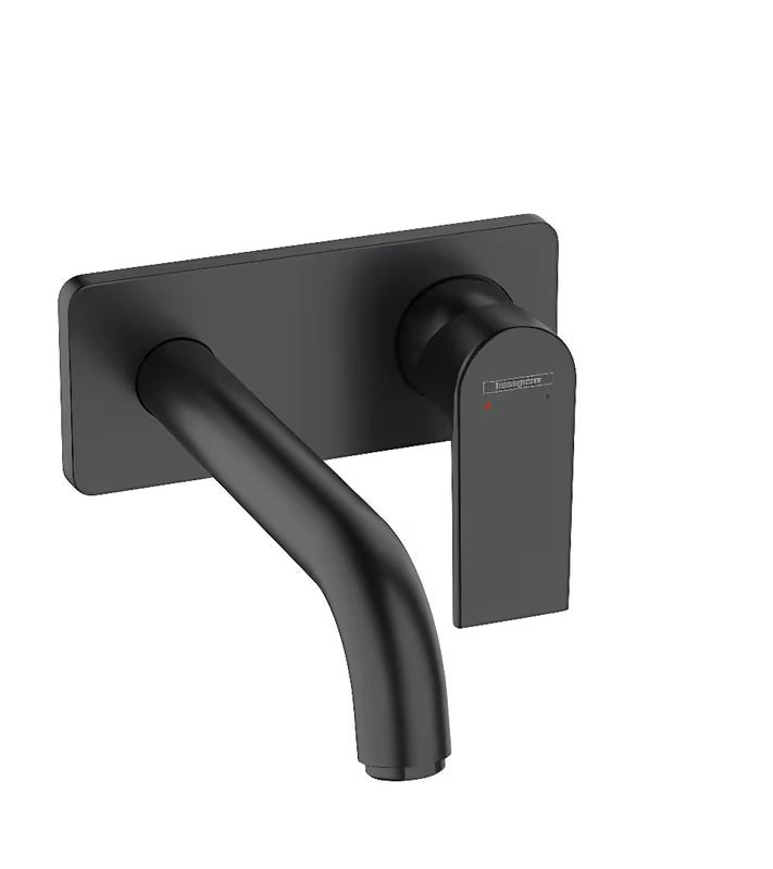 Podometna umivalniška enoročna armatura hansgrohe Vernis Shape v mat črni barvi pro za stensko montažo.