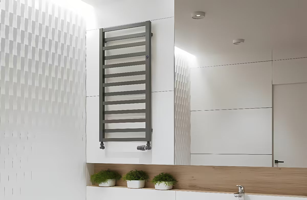 Antracitni kombiniran radiator Hopa Poppy 60x163 cm za kopalnico