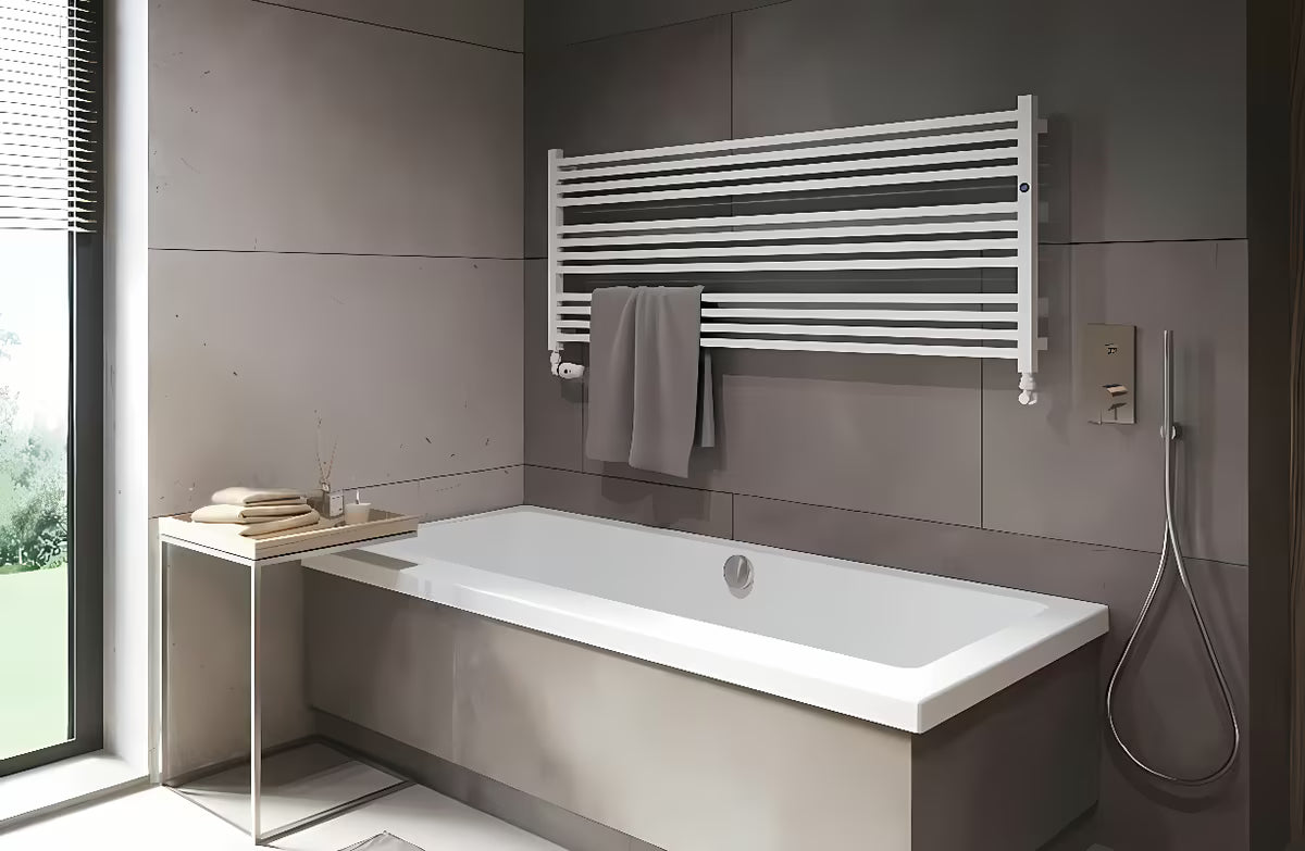 Kombiniran kupaonski radiator Hopa Stick Level 55x120 cm u crnoj mat boji.