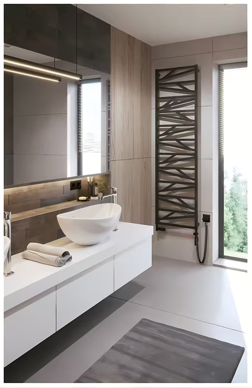 Kombiniran kupaonski radiator Hopa Trick 53x151,7 cm u crnoj mat boji.