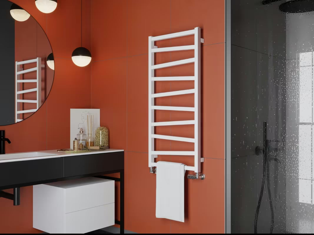 Bel kombiniran radiator House Level Zet 50x157,2 cm s stranskim priklopom