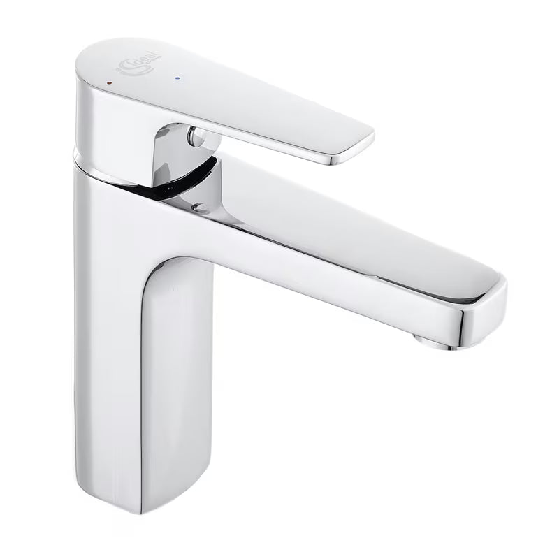 Kromirana armatura za umivalnik Ideal Standard Esla s tehnologijom ColdStart i sjajnom izdržljivom površinom.