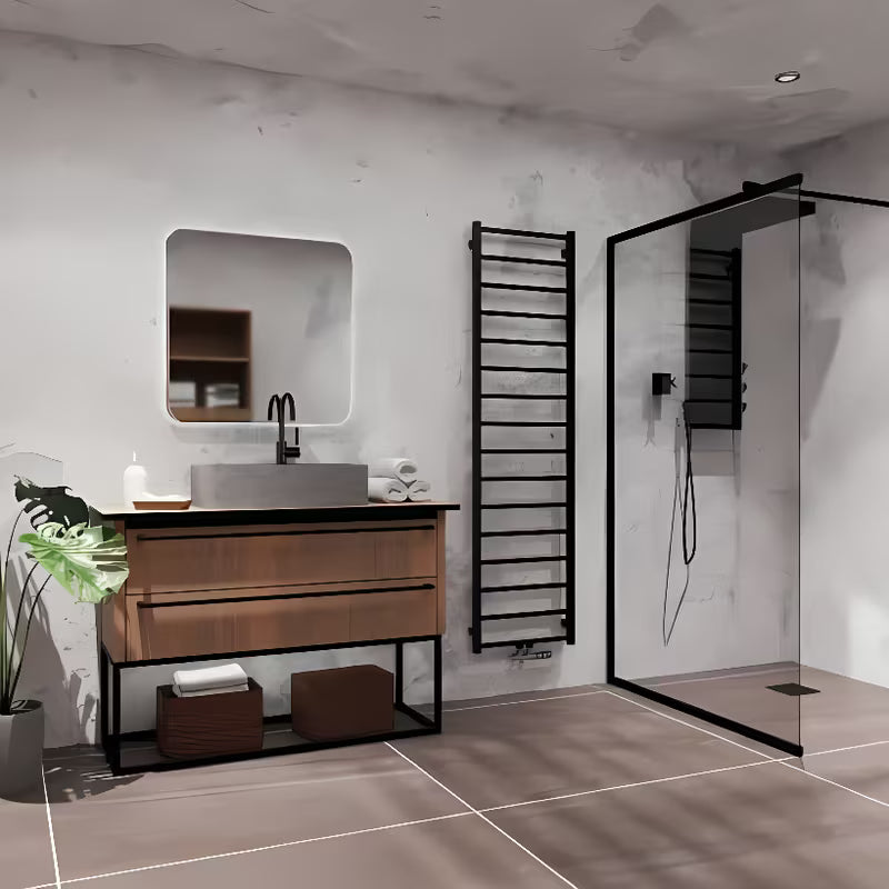 Kombiniran radiator Isan Fresh 150x40 cm v izvedbi črni žamet s sredinskim priklopom.
