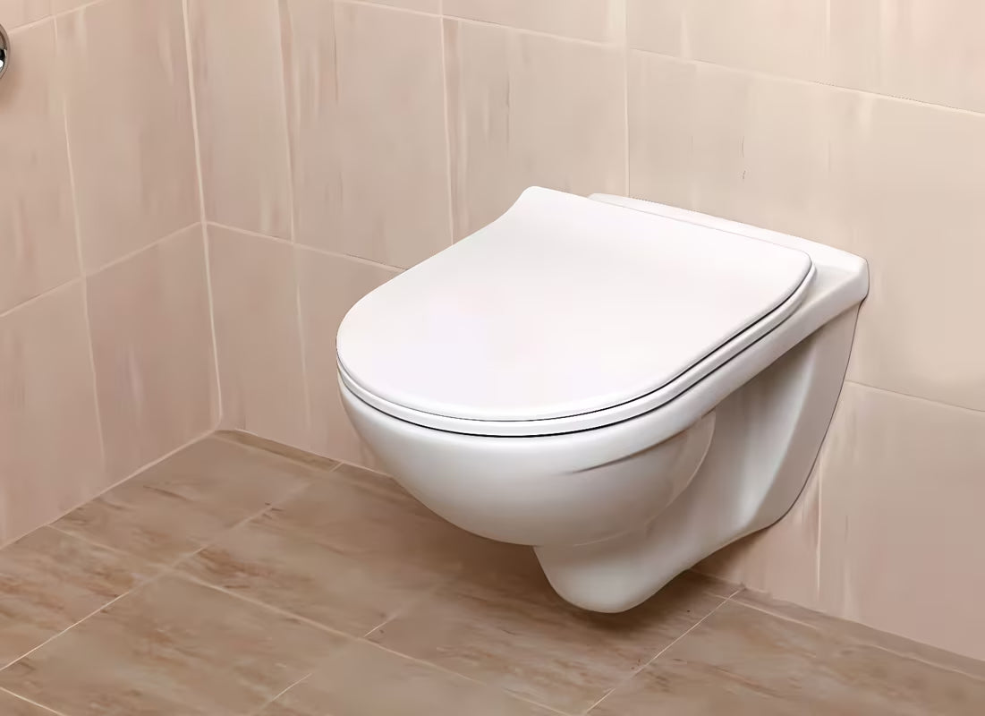 Viseča WC Školjka Jika Lyra Plus od bijele keramike sa štedljivim DualFlush ispiranjem i stražnjim odvodom.