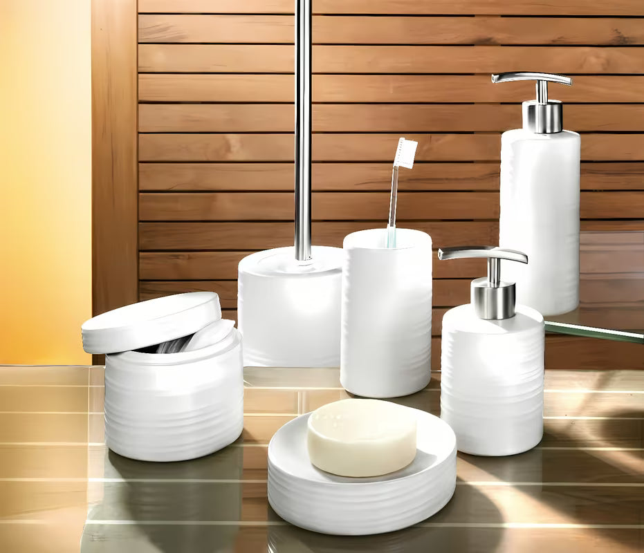 Bijeli samostoječi dozator za tekući sapun Kleine Wolke Sahara jednostavnog elegantnog dizajna