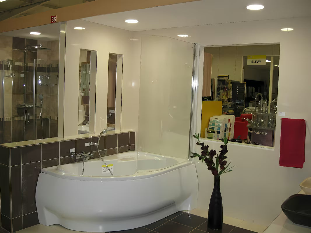 Preklopna stena za kopalno kad Laguna Fortuna 150 cm u krom izvedbi pro asimetričnu kadu Fortuna Plus.