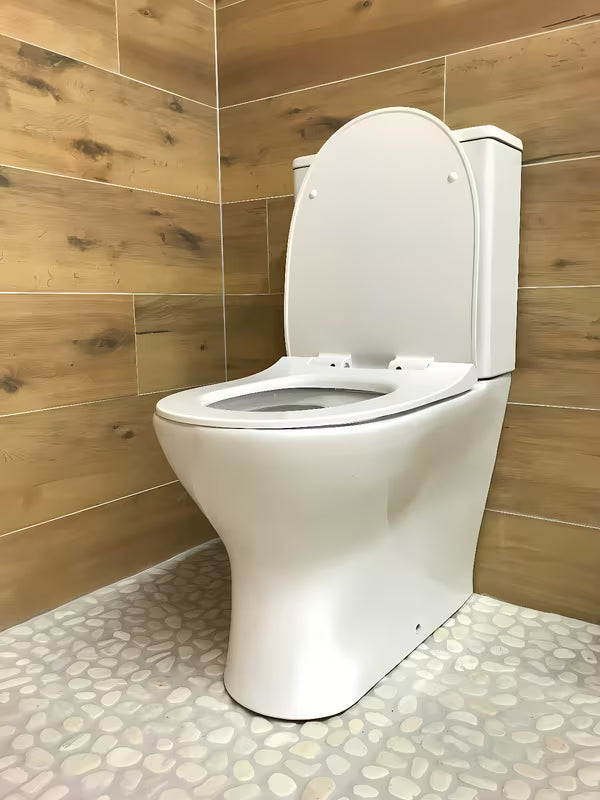 Multi Eur WC monoblok Rimless u bijeloj boji s potpuno obloženim donjim dijelom i slim sjedalom mehko Zapiranje Soft Close.