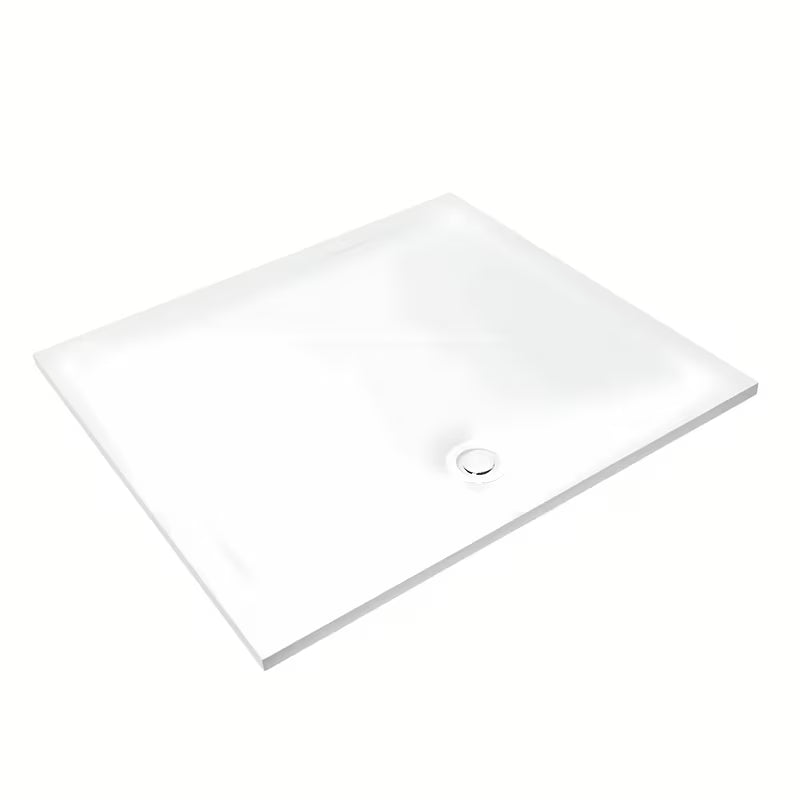 Bijeli dizajnerski sifon za tuš kadu s pokrovčkom, koji ne strši iznad površine kade.