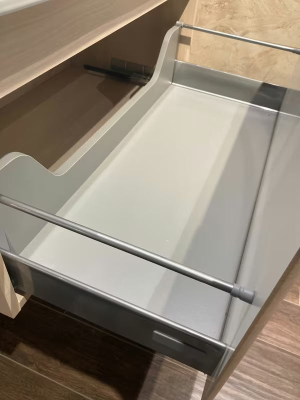 Viseča kopalniška omarica s keramičkim umivaonikom Naturel Ancona u sjajno bijelom dekoru