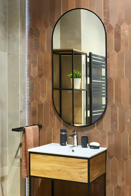 Ovalno ogledalo Naturel B-Way 60x120 cm u crnoj boji, s mogućnošću okomitog i vodoravnog postavljanja.