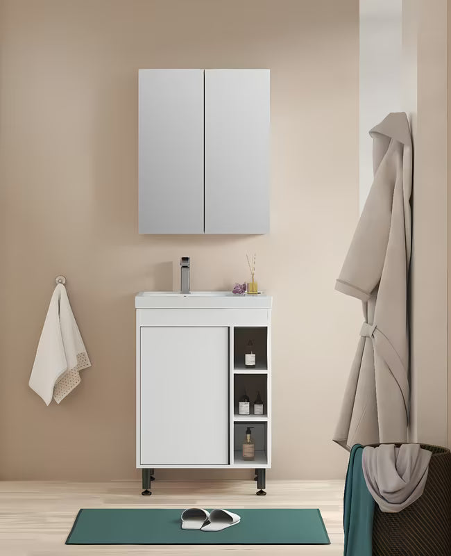 Koupalniški sestav Naturel Lucca v beli sijajni barvi z omarico in umivalnikom iz litega marmorja 59x70x45 cm.