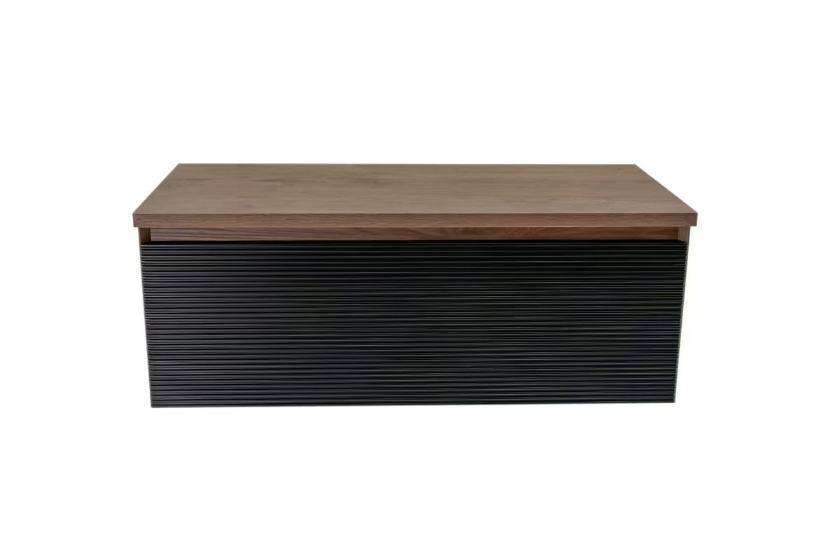 Viseča kopalniška omarica Naturel Monza u dekoru oraha s crnom rebrastom frontom i pokrovnom pločom