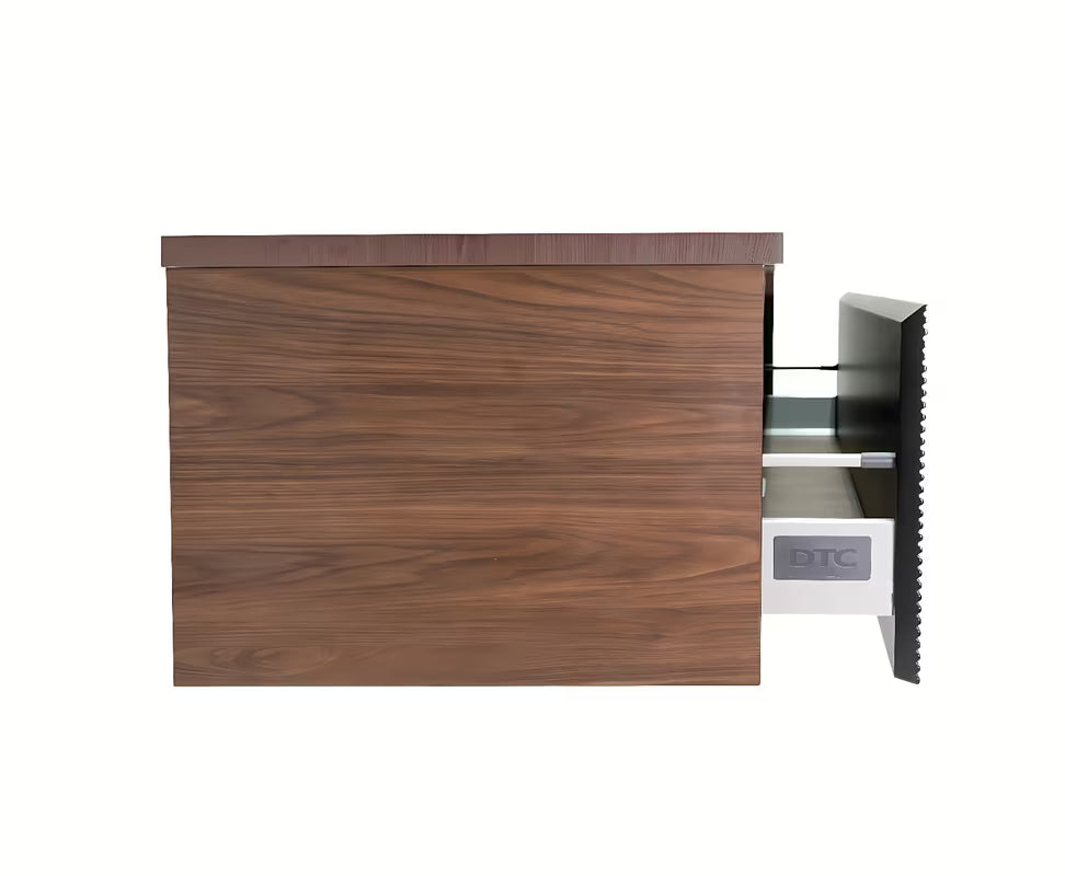 Viseča kopalniška omarica Naturel Monza u dekoru oraha s crnim rebrastim frontama i pokrovnom pločom