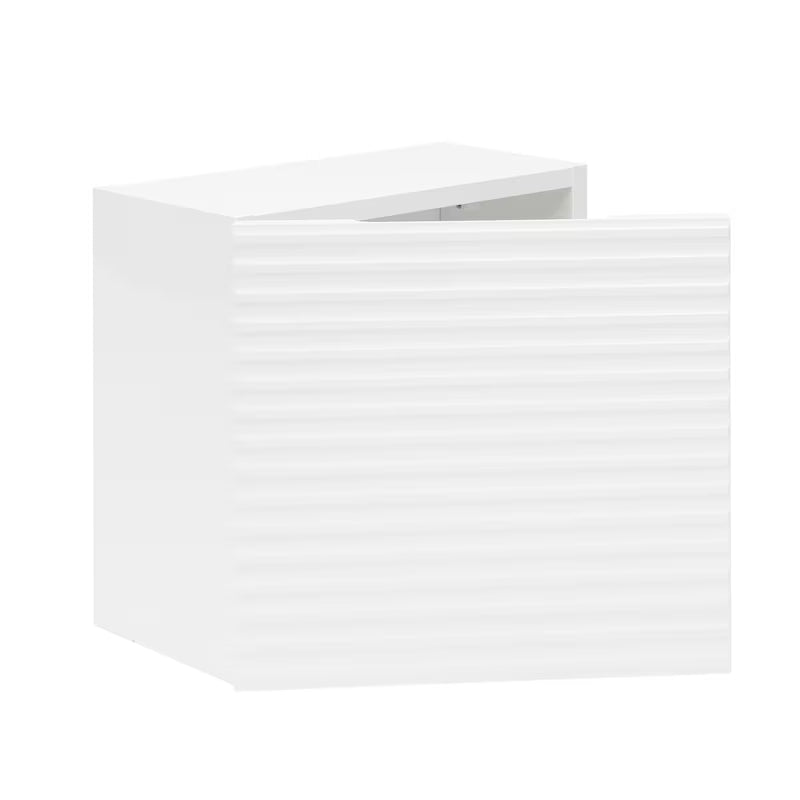 Nizka viseča kopalniška omarica Naturel Savona u bijeloj sjajnoj boji s glodanim detaljem.