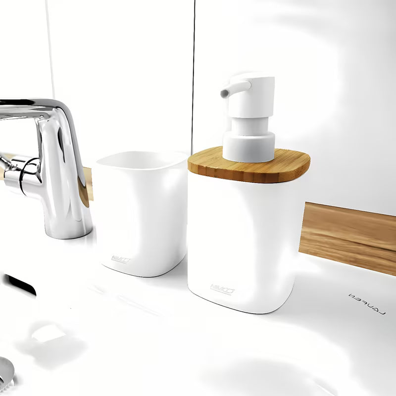 Bijeli dozator za tekući sapun Nimco Badu s bambusom i plastičnom pumpicom