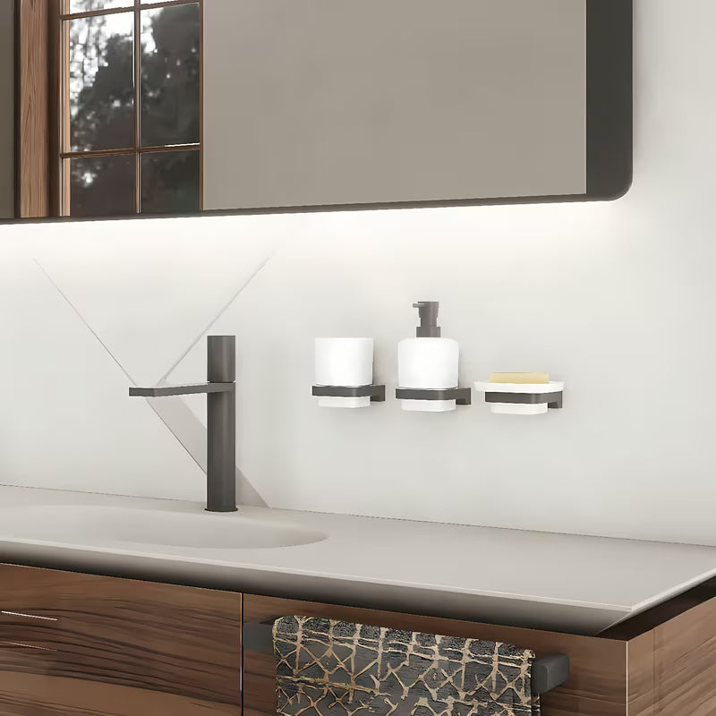 Nimco Maya dozator tekućeg sapuna u mat crnoj izvedbi s keramičkom posudom