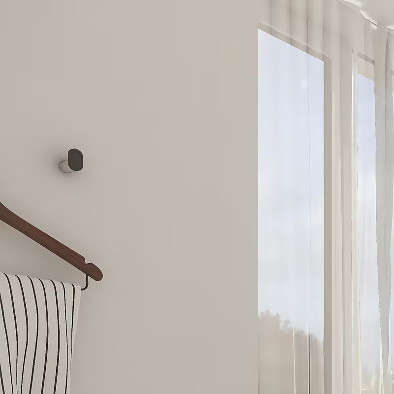 Jednostavni kupaonski kavelj Nimco Nava u kombinaciji mat crne i kroma