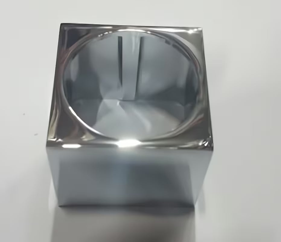 Pokrovčki armature za tuš Optima za serijo Do210 pro za zaščito spojnih delov in urejen videz kopalnice.