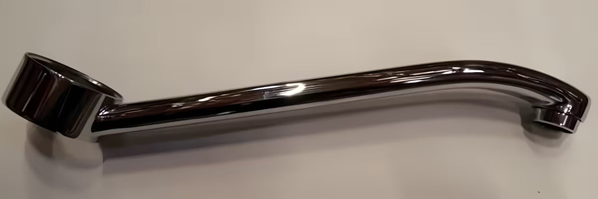 Kromiran izliv Optima Lavela s sodobnim dizajnom in trpežno površinsko obdelavo.
