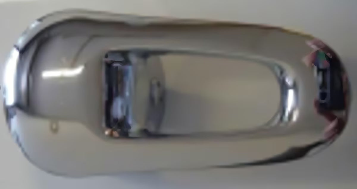 Kromirana ručica Optima Lavela kao rezervni del pro za slavinu zaobljenog, bezvremenskog dizajna.