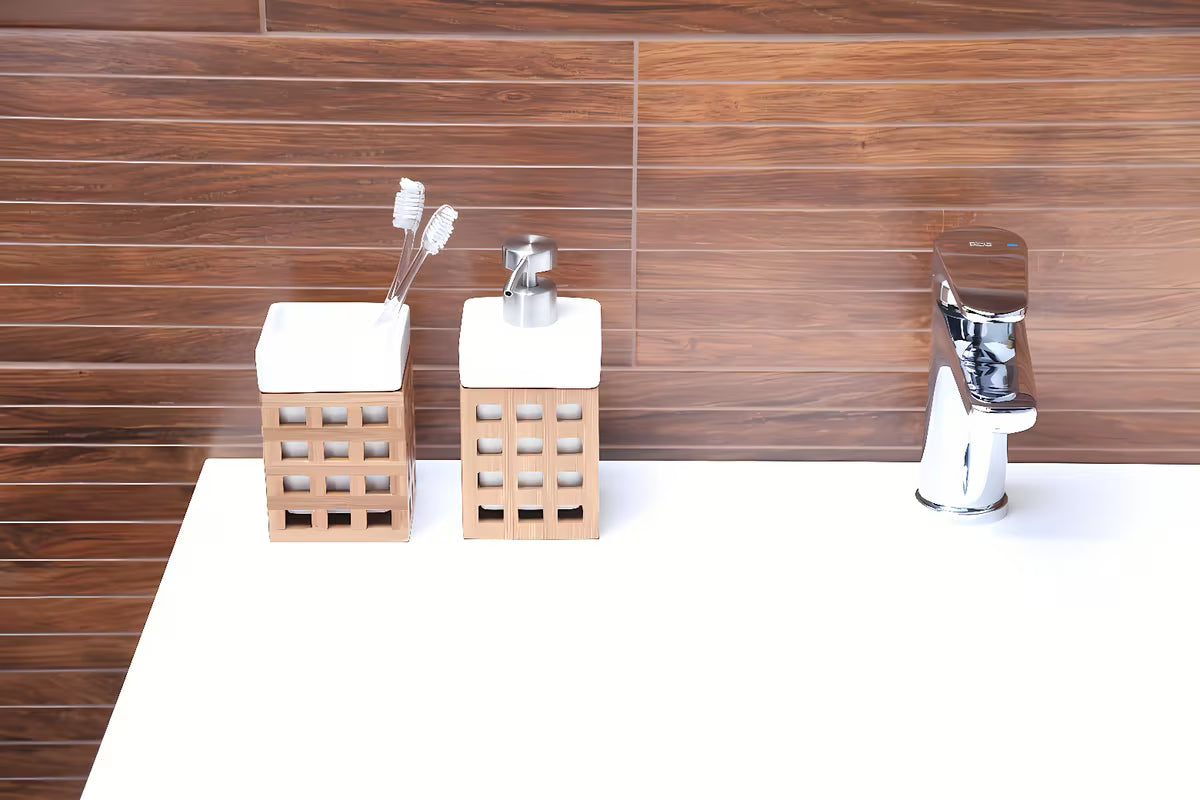 Samostoječi posoda Optima Libra u bijeloj boji s elementom od bambusa u četvrtastom dizajnu.