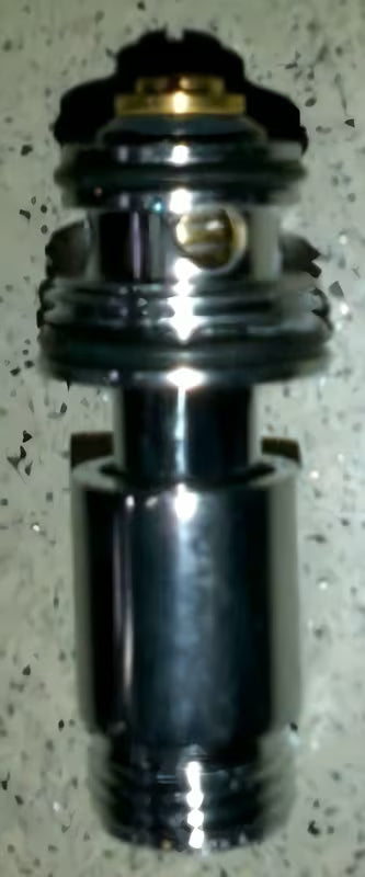 Preklopnik Optima pro za slavinu pro za prebacivanje između kade i tuša.