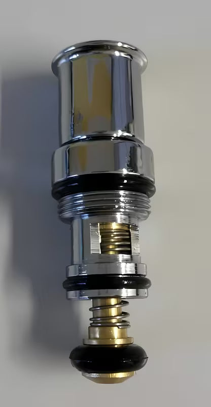 Preklopnik Optima pro za jednostavno prebacivanje između izlaza vode u kupaonici.