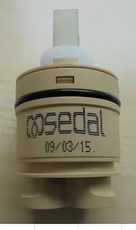 Kartuša Optima za armature za tuš s gornjom brtvom pro za jednostavnu zamjenu i pouzdan rad.